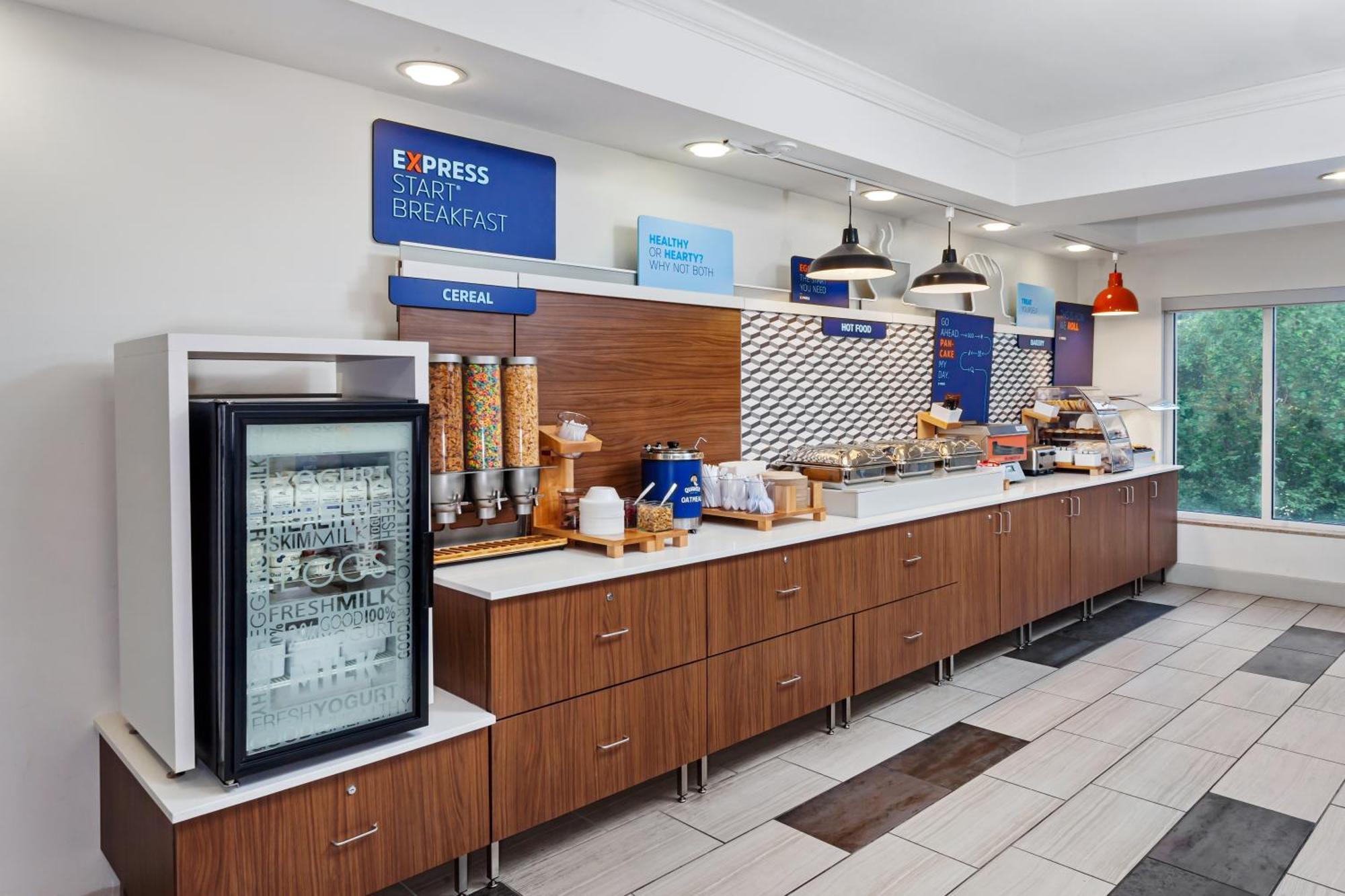 Holiday Inn Express Hotel & Suites Chicago South Lansing By Ihg Exterior foto